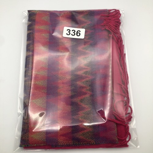 Croft & Barrow Women's Scarf Multi Warm Rich Colors Super Soft Acrylic 64" Aztec - Picture 6 of 6