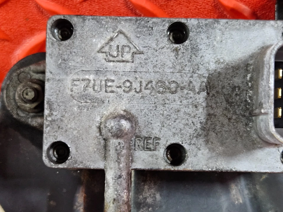 Датчик обратной связи давления клапана рециркуляции отработавших газов 1996-2004 годов выпуска от оригинального производителя для Ford F150 F7UE9J460AA - Изображение 3 из 4