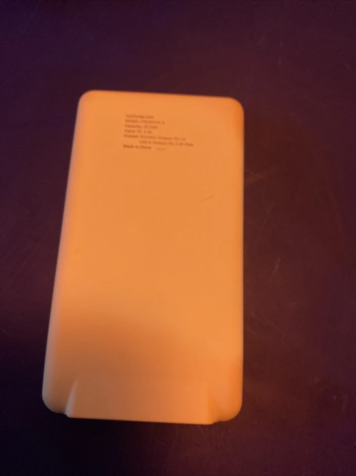 Banco de alimentación de carga inalámbrica Broken myCharge Unplugged5K 5000 mAh ultra delgado blanco Foto 4 de 4