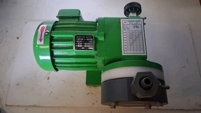 Shun Yi NE-5 Chemical Feeder, Diaphragm Metering Pump, New