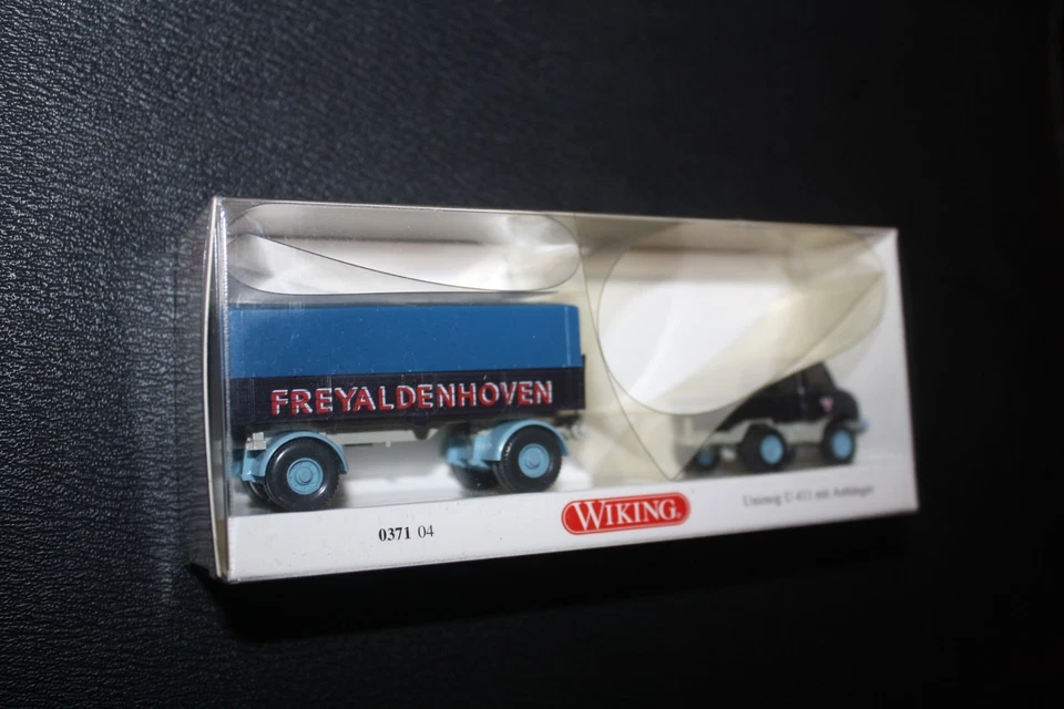 WIKING 037104 Mercedes Unimog U 411 FREYALDENHOVEN mit Anhänger OVP - Bild 2 von 4