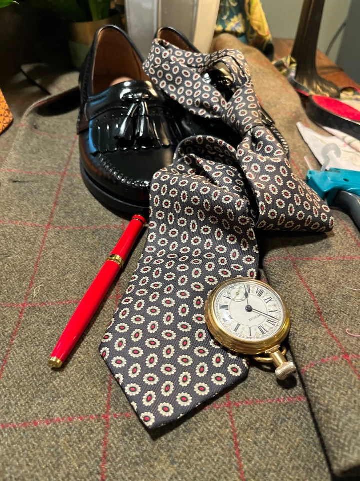 NUEVA CORBATA GEOMÉTRICA MARK & SPENCER TEJIDA SEDA VERDE ROJA PARA HOMBRE COLORES NAVIDAD Foto 4 de 4