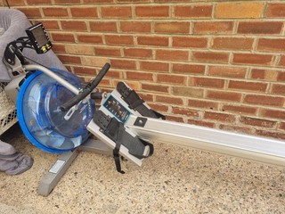 E216 Fluid Rowing Machine uses water as resistance. DISPLAY not working