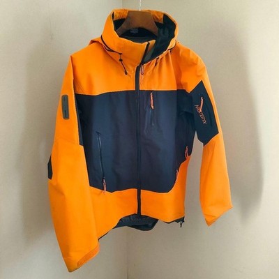 BEAMS 35th別注 Holiday Mountain Jacket Arc'teryx Arc'teryx X Beams 35th Anniversary Theta SV JACKET | Grailed