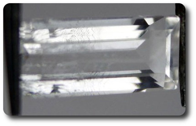 Pierre de Scolecite naturelle de 0.59 ct en provenance d'Inde purete VS