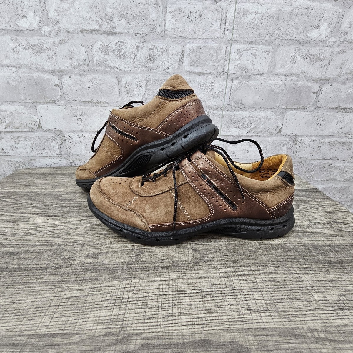 Clarks Unstructured Women's Brown Suede Leather Lace Up Sneaker Shoes Size  - Main Image