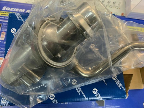 Volvo Thermostat 2.4D 2.4 D5, Coolant S80 V70 XC60 XC70 31293820, 31368373 - Picture 4 of 5