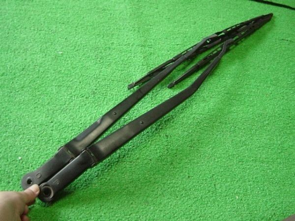 BALLY｜ (WAC02UVT607-U901O) 85221-60280 Genuine Toyota Front Windshield Wiper Arm, Left