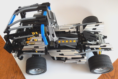 Lego 8458 Silver Champion / Silver Truck Technic Model 100% Complete - Picture 5 of 14