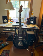 Squier Classic Vibe '70s Jaguar Black Solid Body 6-String RH Tremolo