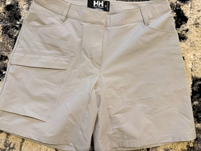 Helly Hansen Men s Beige Solid Polyester Cargo Shorts Cargo Pockets Logo Zip
