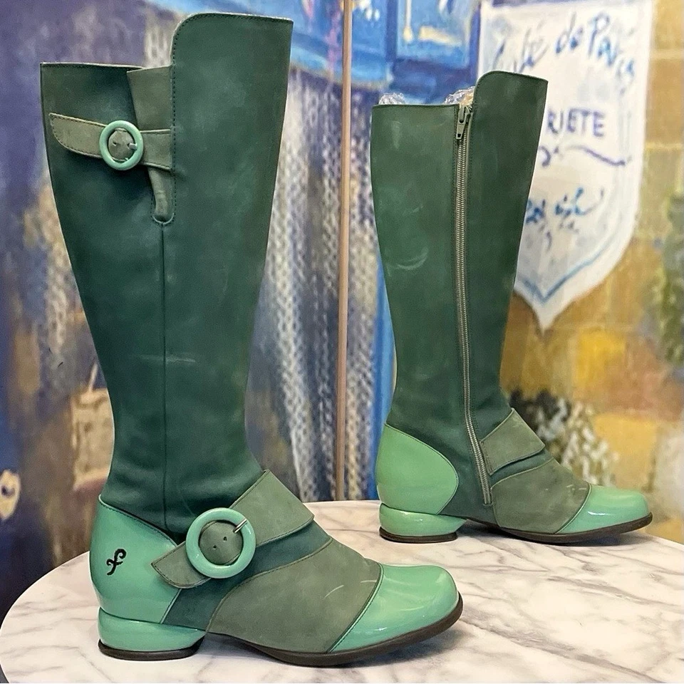 Botas John Fluevog Fellowship Carol Altas Cuero Hebilla Cremallera Verde 7.5 Usadas en Excelente Condición Foto 2 de 4