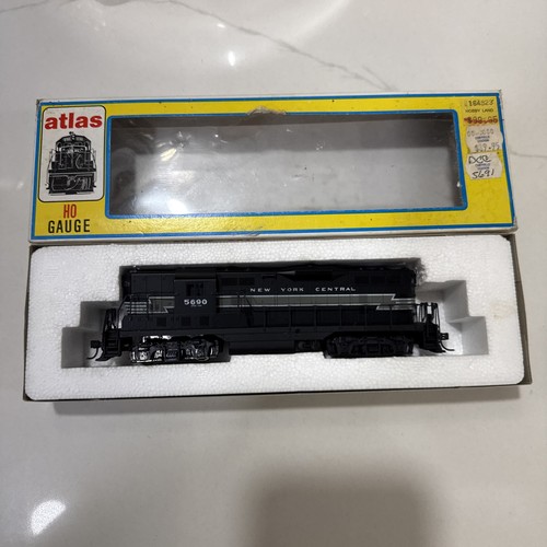 Locomotora diésel Atlas 8242 New York Central GP-7 #5709 LN/caja | Condition: Used