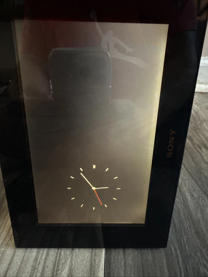 Sony DPF-D70 8" Black Photo, Clock, and Date Digital S Frame with 12V AC Adapter - Image 2 of 4