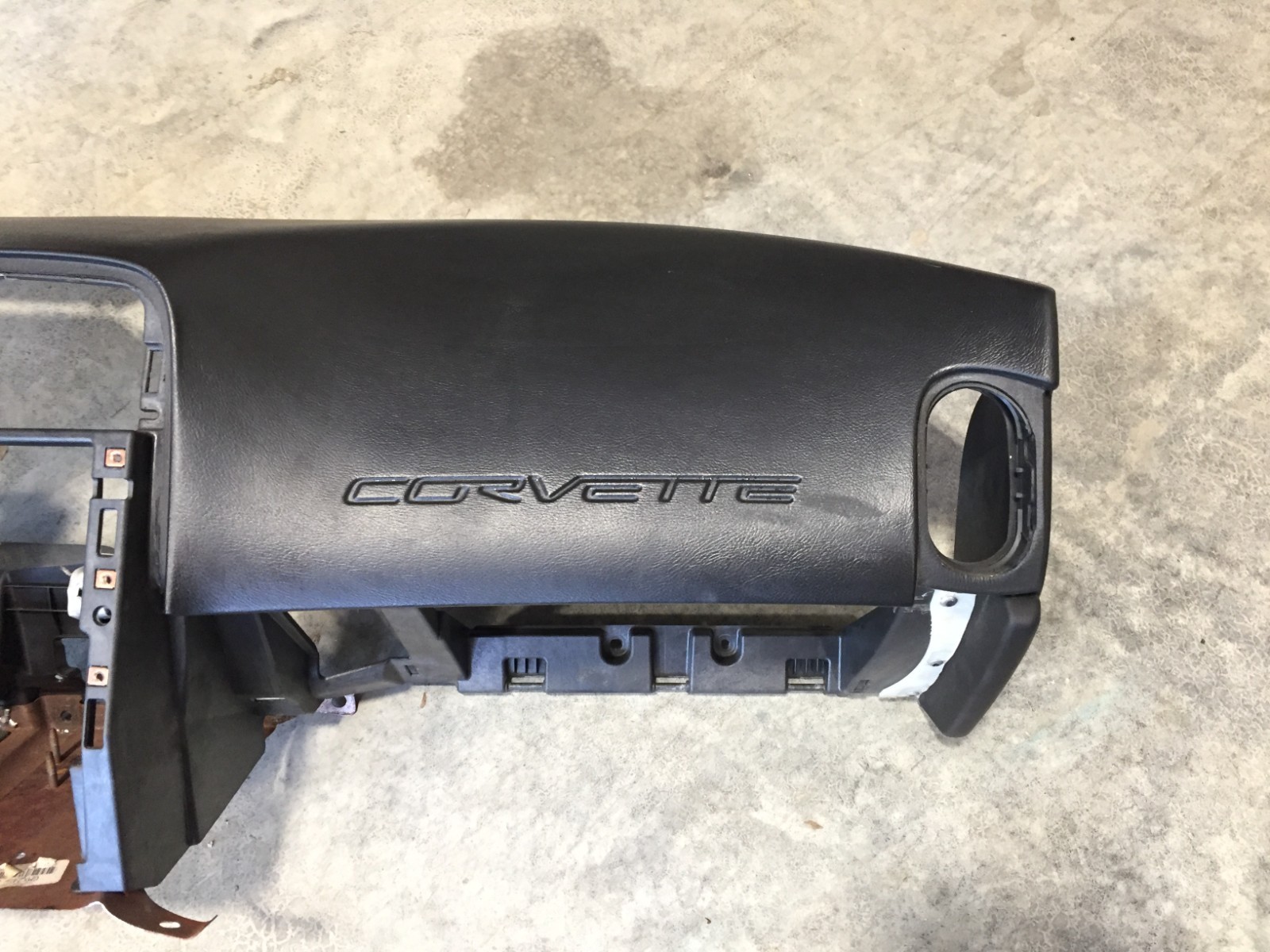 05-13 CHEVROLET CORVETTE C6 DASH DASHBOARD INSTRUMENT PANEL BLACK OEM 0830 A