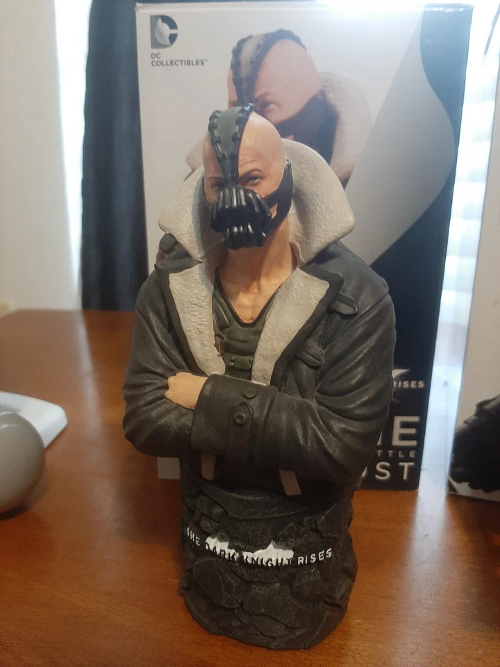 Batman Dark Knight Rises Batman (Emp Rifle) y Busto Bane Lote en Caja Foto 4 de 4