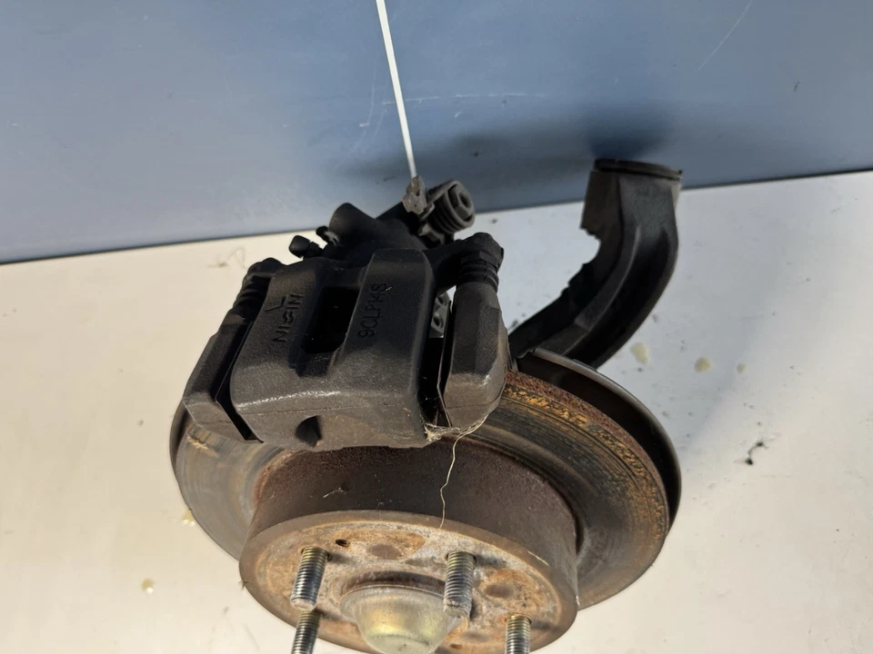 2002 ACURA RSX TYPE-S LEFT DRIVER SIDE REAR KNUCKLE SPINDLE HUB WITH BRAKE #116 - Image 2 of 4