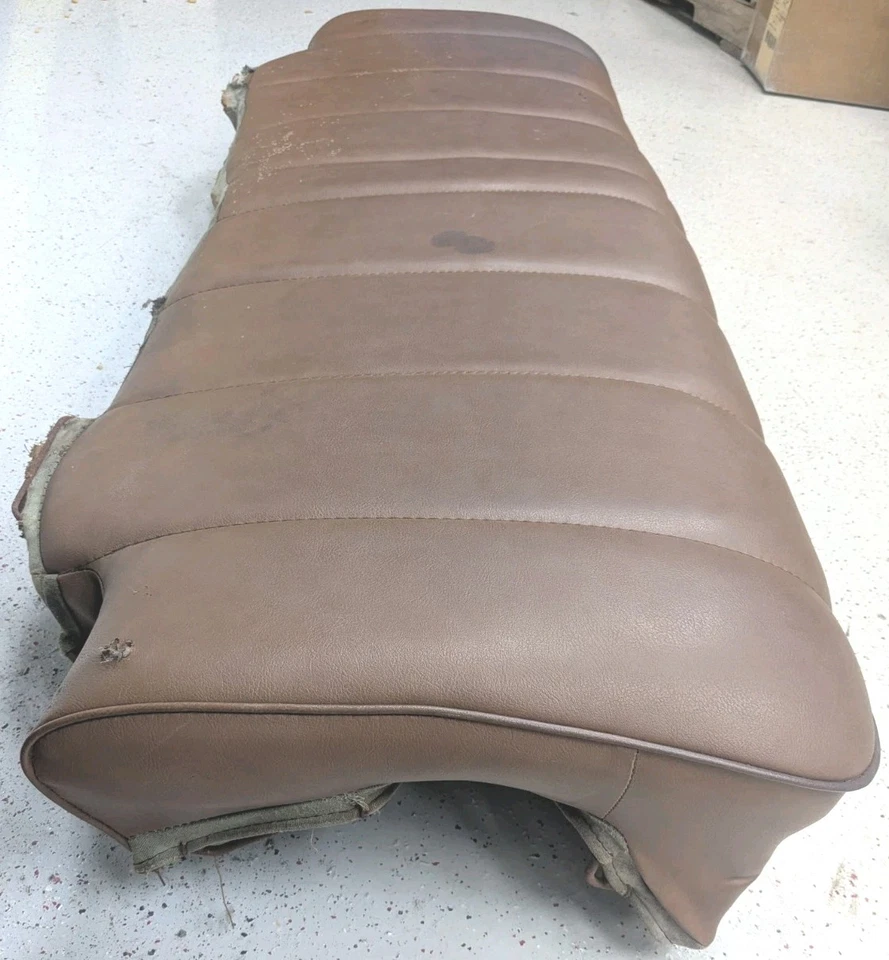 71 72 73 Buick Riviera Etapa 1 GS Asiento Trasero Inferior Cojín Marco Cola Barco 1971 Foto 2 de 4