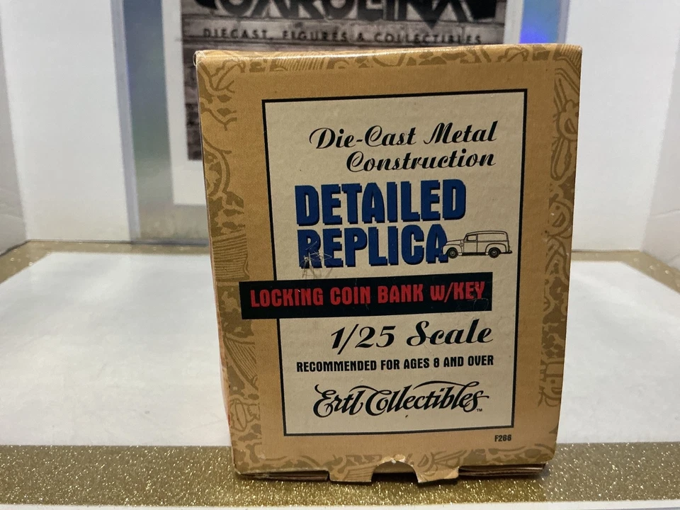 True Value Hardware - Furgoneta con panel GMC 1951 Foto 2 de 3