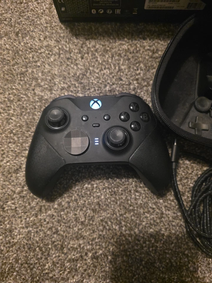 Xbox Elite Series 2 Wireless Controller With Case Boxed - Image 2 of 4