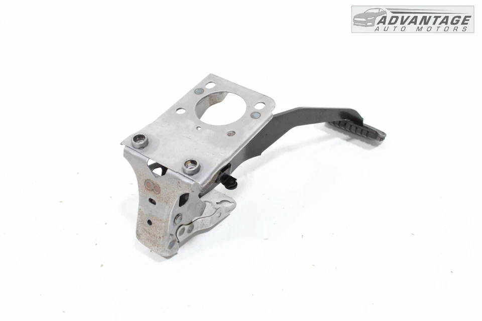 2020-2021 MITSUBISHI OUTLANDER SPORT ПЕДАЛЬ ОСТАНОВА НАПОЛЬНОГО ТОРМОЗА С ПОДДЕРЖКОЙ И КОЛОДКОЙ OEM - Изображение 3 из 4