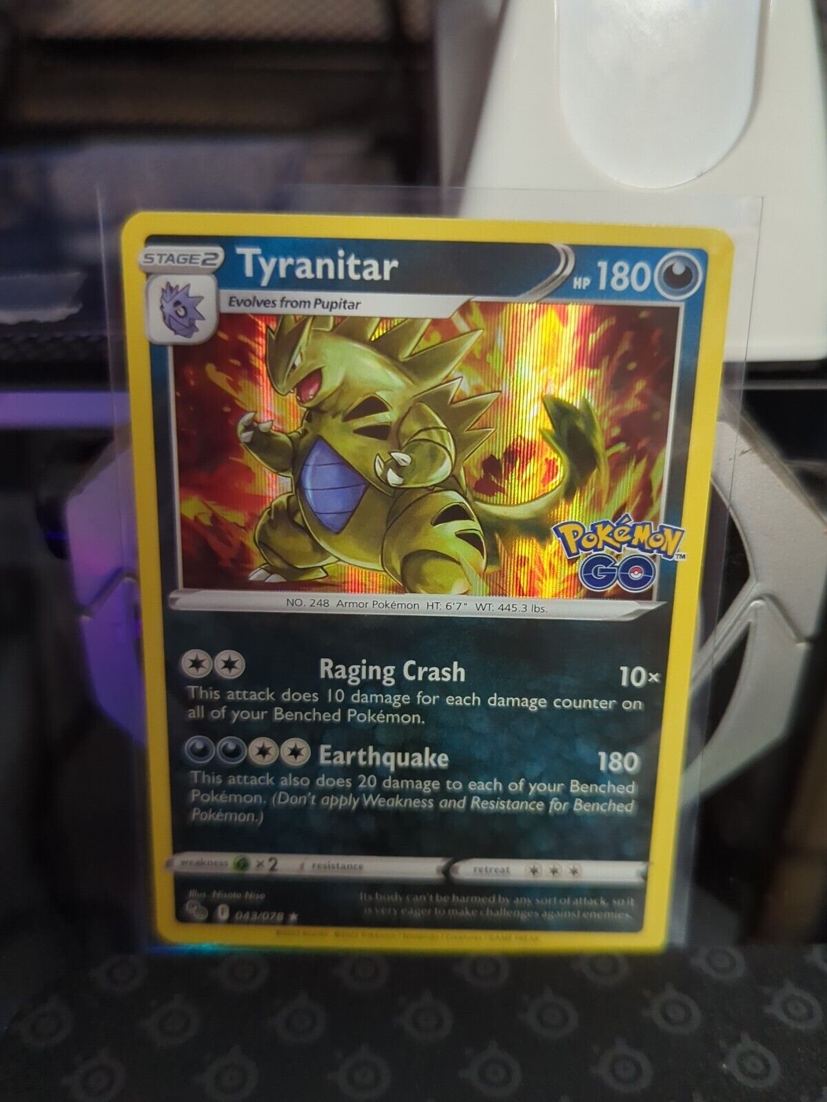 Carta Pokemon Go Tyranitar (043/78) Foil Brilhante