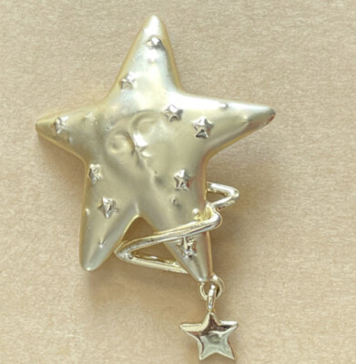 Vintage Star Celestial Brooch Pin Face GoldTone Brushed Shiny Dangle Dimensional