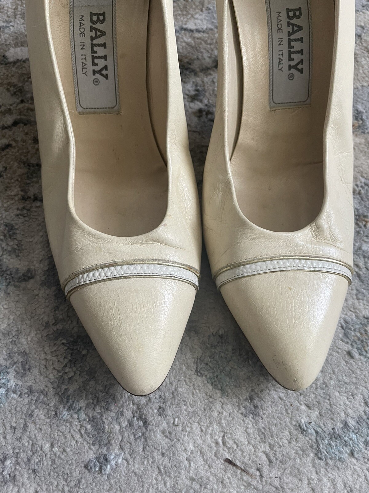Vintage Bally 1980's Ivory Cream Leather Pumps Heels … Gem