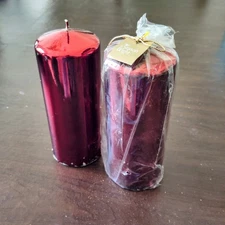 (x2) Decorative Red Pillar Candles, Shiny (Unscented)