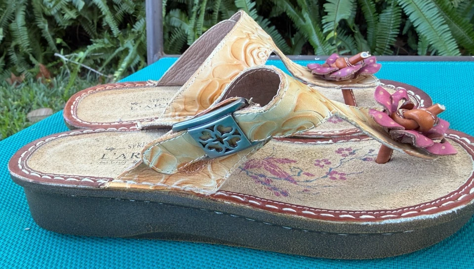 L'Artiste ALDORA Size 7.5 38 Spring Step Floral Thong Colorful Sandals Shoes NEW - Image 3 of 4
