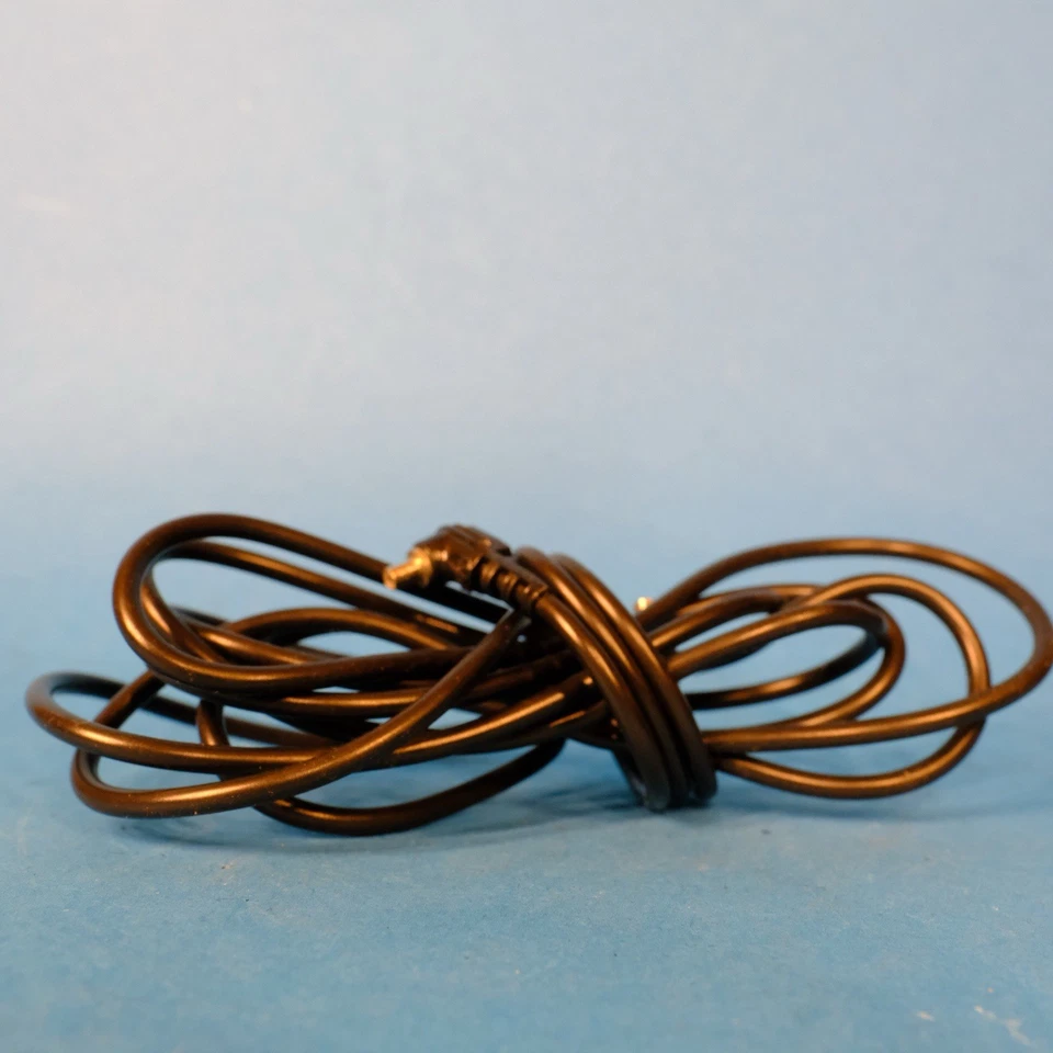 Male to Female Flash Sync Cable. Universal + Hot Shoe To Cable Adapter - Image 3 of 3
