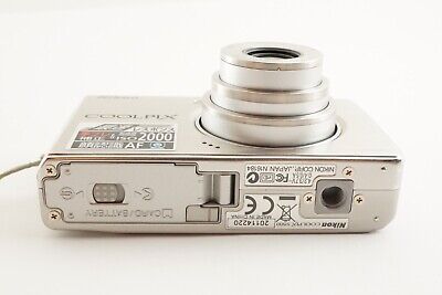 Nikon COOLPIX S500 Silver With 2GB SDHC Card Digital Camera Nikon COOLPIX S500 Silver With 2GB SDHC Card Digital Camera