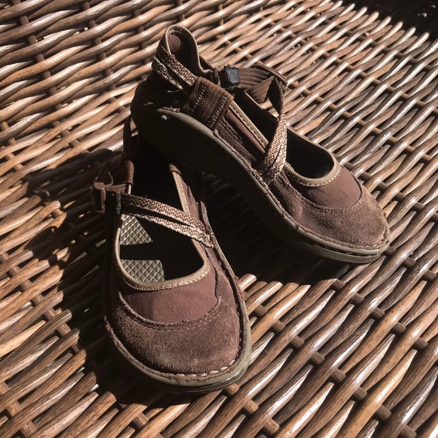 closed toe shoes for girls