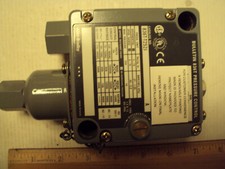Pressure Switch; Allen Bradley; A-B; 836T-T252J; ser A; 6-75psi; diff 3-15psi