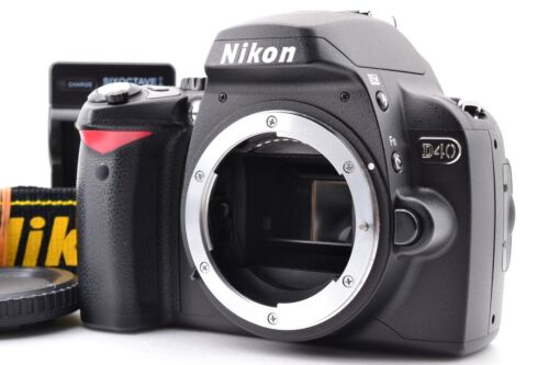 Mint Nikon D40 Digital SLR DSLR Camera Body 6.1MP 1146shots Japan #925
