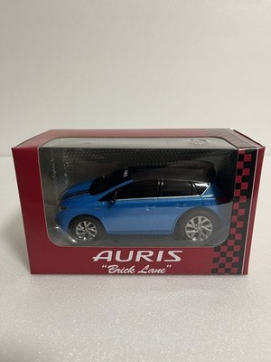 Auris Hybrid Brick Lane For Pull-back Car Mini Car Black x Blue