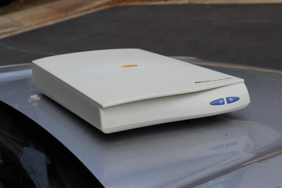 Escáner color plano HP SCANJET 3300C C7680A con cable de alimentación Foto 4 de 4