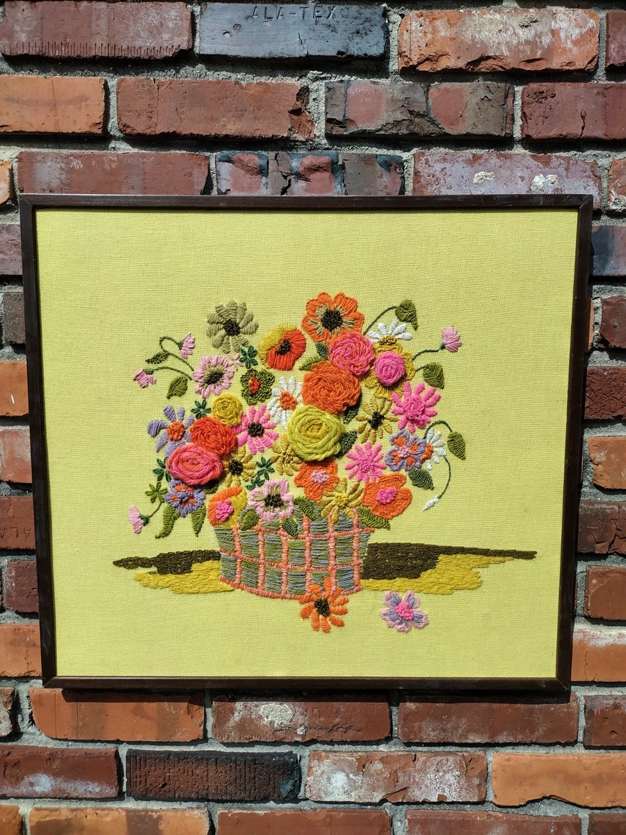 Broderie Crewel Vintage Panier De Fleurs Printanier - Cadre Bois 18x22" - Années 60-70