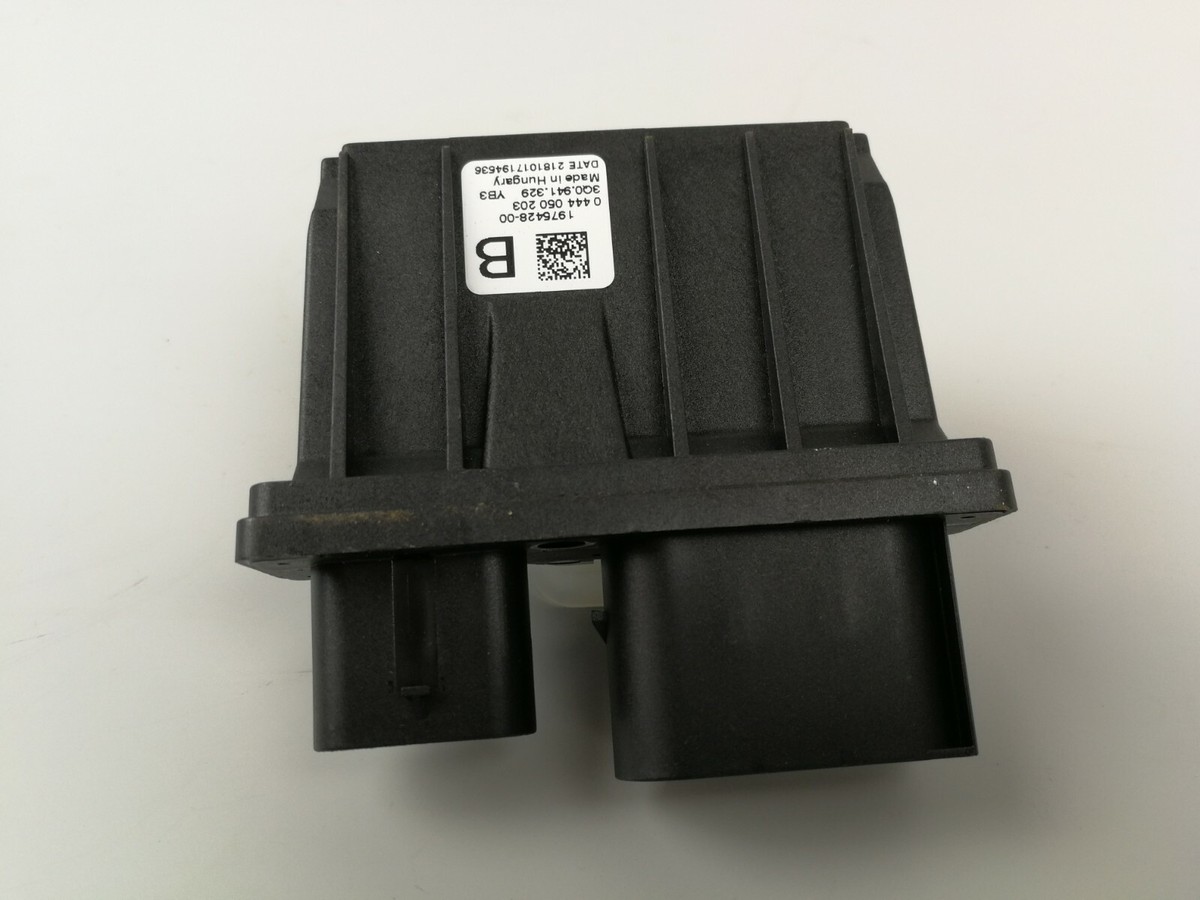 Volkswagen Passat B8 Golf MK7 Skoda Oktavia Ad Blue Control Module 