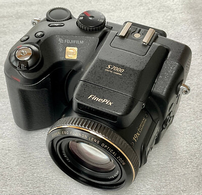 Fuji FinePix S7000 Digital Camera 6.3MP, 6x Optical Zoom Lens; Not