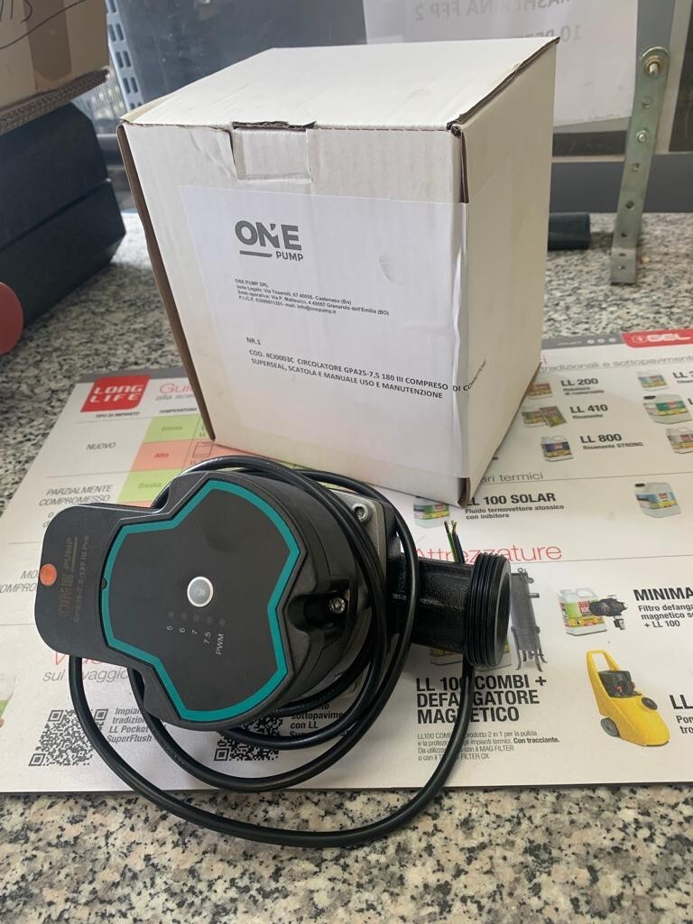 CIRCOLATORE ELETTRONICO A ROTORE BAGNATO ONE PUMP 25-7,5-III PRO INTERASSE 180