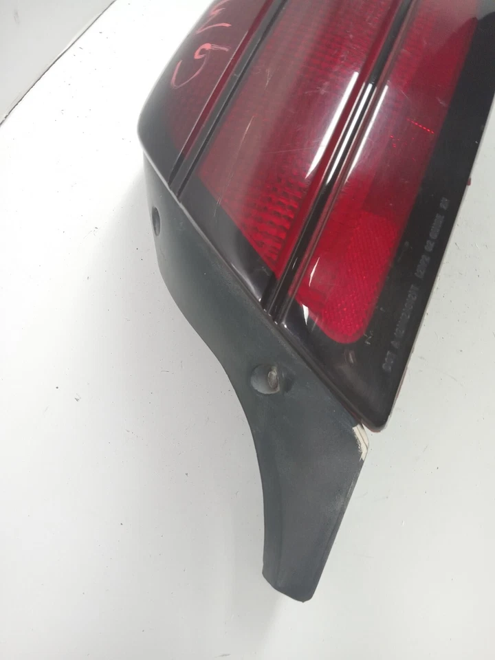 Luz trasera derecha Pontiac Grand Am 1992-1995 OEM, 166-01462BR Foto 2 de 4