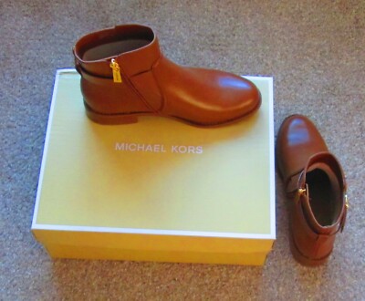 Michael Kors-AUTHENTIC Carmen,  Ankle Flat Boot in Chocolate Brown-size 6M