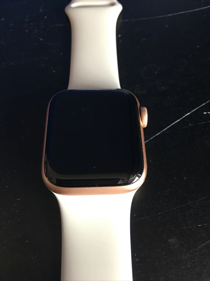 Apple Watch SE 40MM (1ª Geração)(Caixa de Alumínio/Ouro Rosa) (Somente GPS) (2020) - Imagem 2 de 4