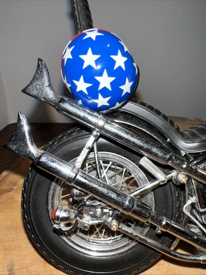 Franklin Mint 1:10 1969 Harley Davidson The Ultimate Chopper Easy Rider/Helment - Image 2 of 4
