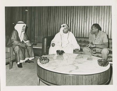 A23 A2317   King Isa bin Salman of Bahrain in Meeting with Visiting Guest
