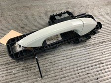 82195 T&uuml;rgriff rechts vorne MERCEDES-BENZ A-Klasse W176 A2047601800 Calcitwei&szlig;