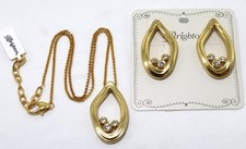 Brighton CASCADE NWT 176 Gold Crystal Pendant Necklace  Earrings Set