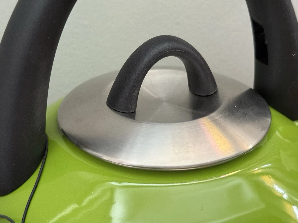 Calphalon 2 cuartos esmalte en acero tetera manzana verde mango resistente al calor nuevo con etiquetas Foto 4 de 4