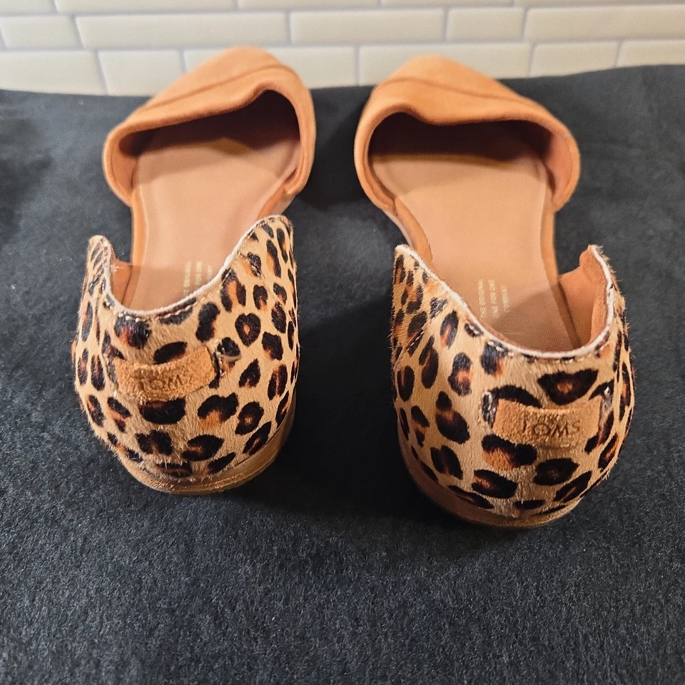 TOMS Women's Slip-On Flats Leopard Print Pointed Toe Beige Brown Suede Size 10 - Image 2 of 4